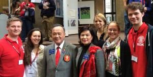 Rotaracter aus dem Distrikt zusammen mit Rotary International President Gary Huang auf der Deutschland-Konferenz in Aachen